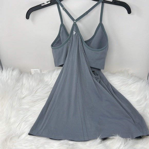 NUX Grey Active Tank Top & Bra Women’s Size Medium - Picture 6 of 6